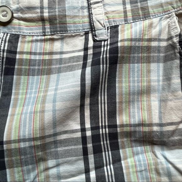 Van Heusen plaid cotton shorts Size 10 blue, white and green 5 pockets - Picture 7 of 8